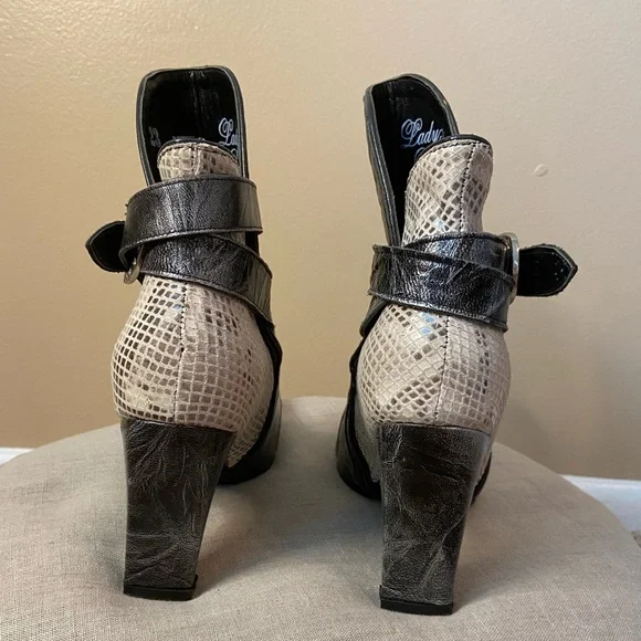 ❤️ Dos de Oro Boots - Picture 16 of 16